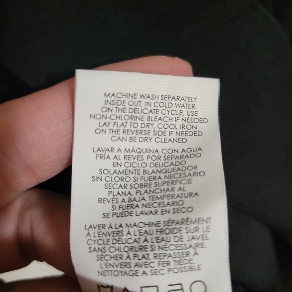 Cabi Vneck top size medium - Picture 6 of 13